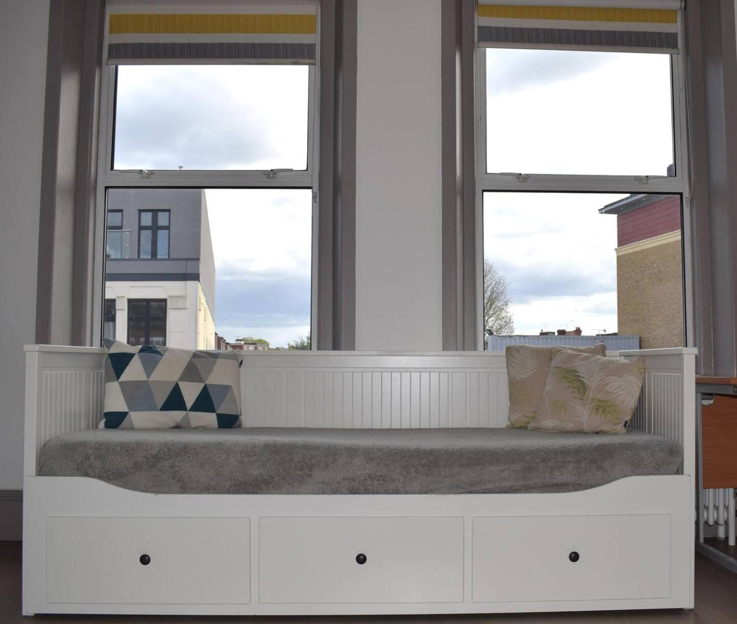 The Twickenham Apartment Near Strawberry Hill ภายนอก รูปภาพ