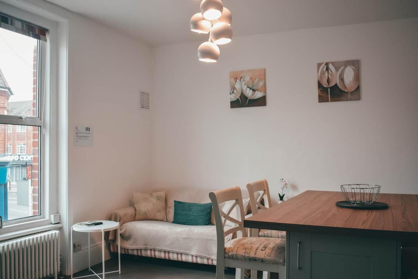 The Twickenham Apartment Near Strawberry Hill ภายนอก รูปภาพ