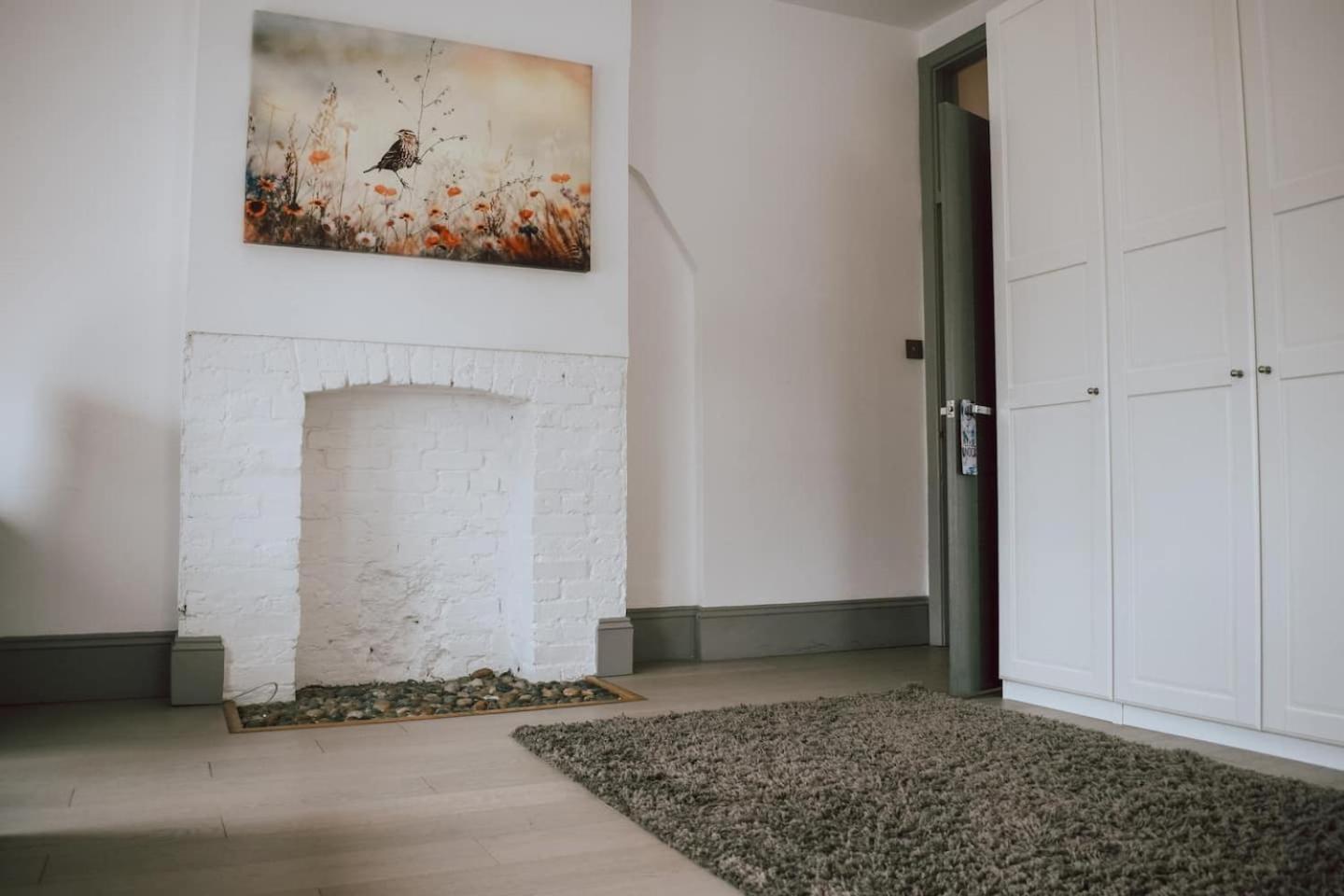 The Twickenham Apartment Near Strawberry Hill ภายนอก รูปภาพ