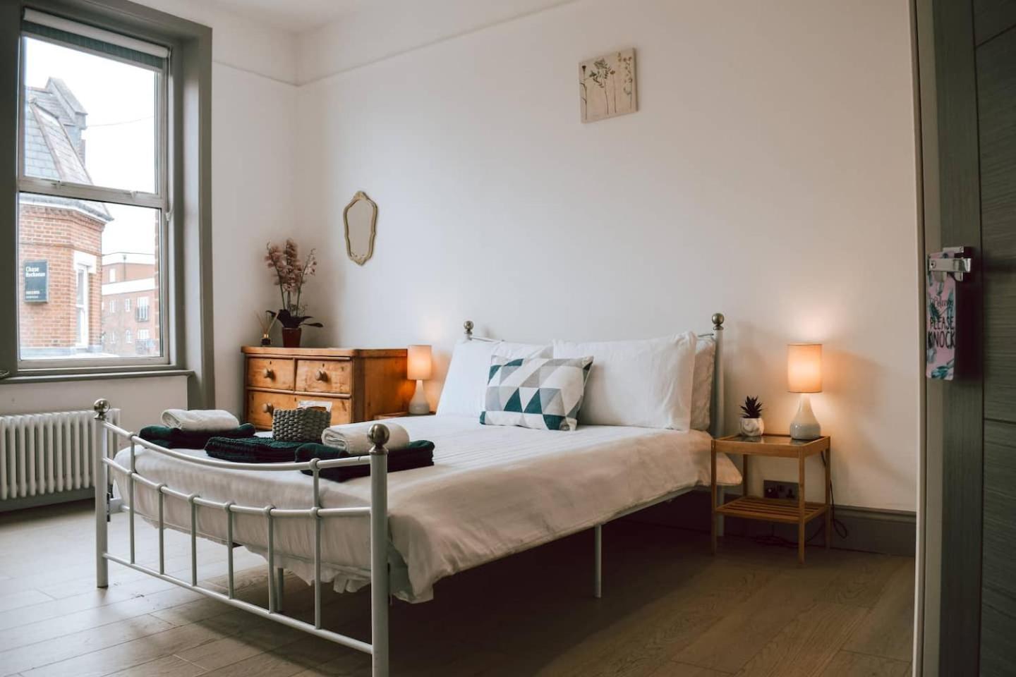The Twickenham Apartment Near Strawberry Hill ภายนอก รูปภาพ