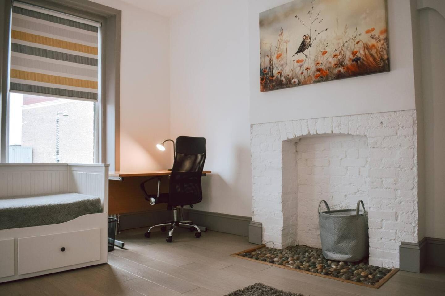 The Twickenham Apartment Near Strawberry Hill ภายนอก รูปภาพ