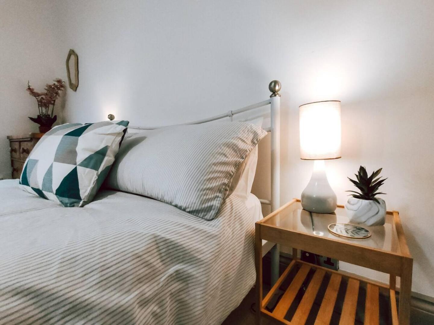 The Twickenham Apartment Near Strawberry Hill ภายนอก รูปภาพ