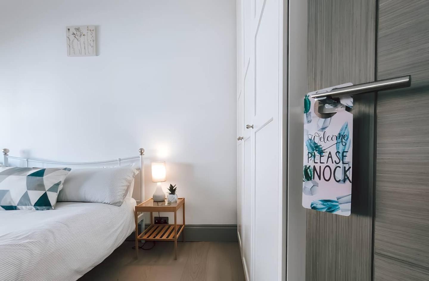 The Twickenham Apartment Near Strawberry Hill ภายนอก รูปภาพ