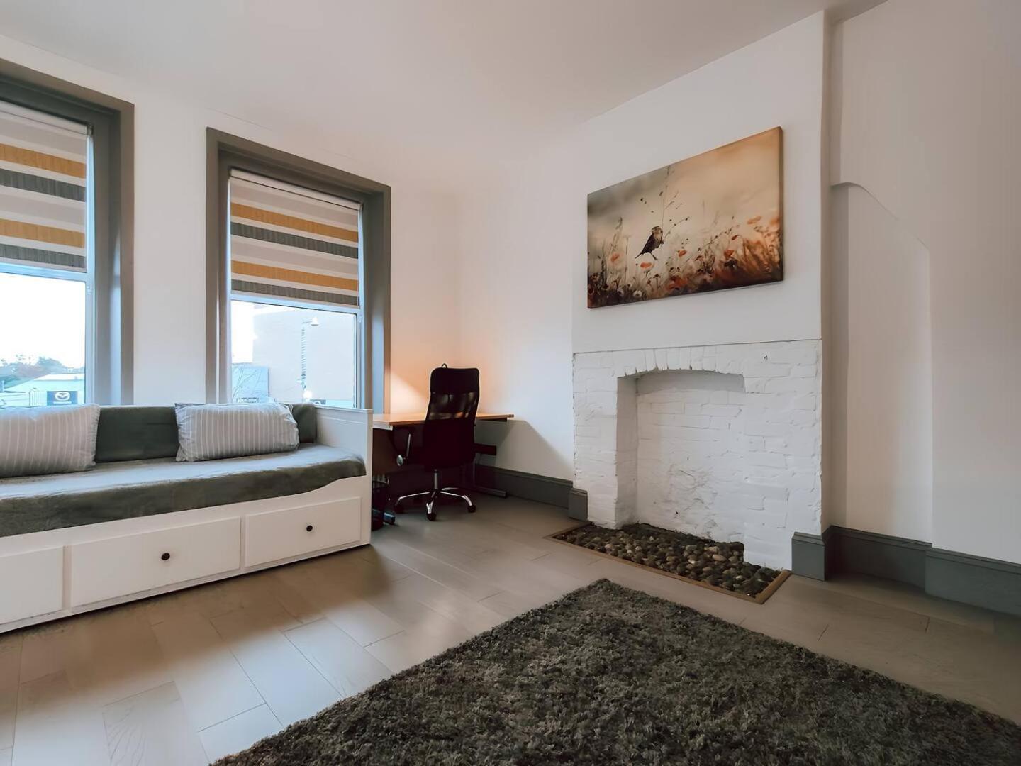 The Twickenham Apartment Near Strawberry Hill ภายนอก รูปภาพ
