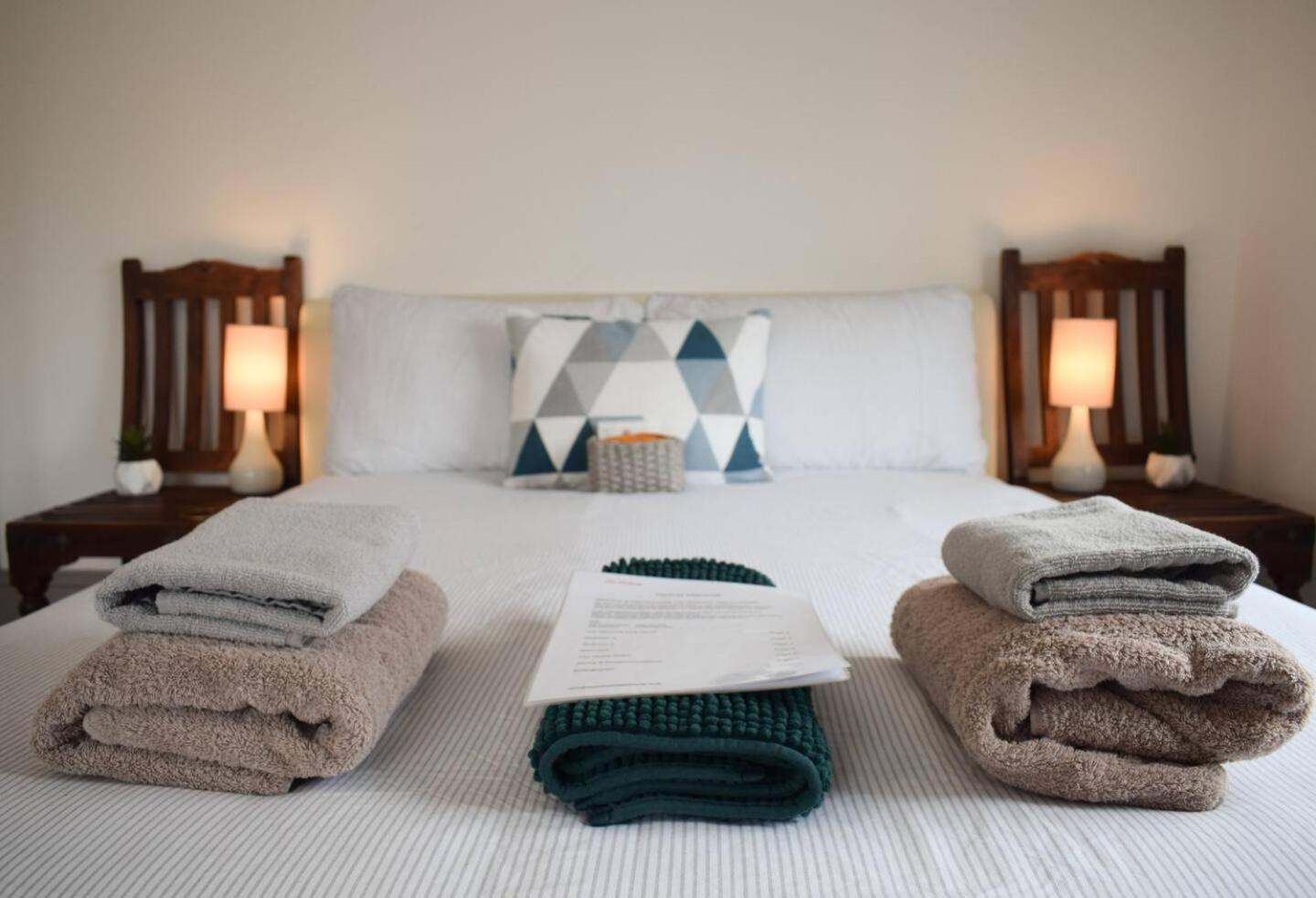 The Twickenham Apartment Near Strawberry Hill ภายนอก รูปภาพ