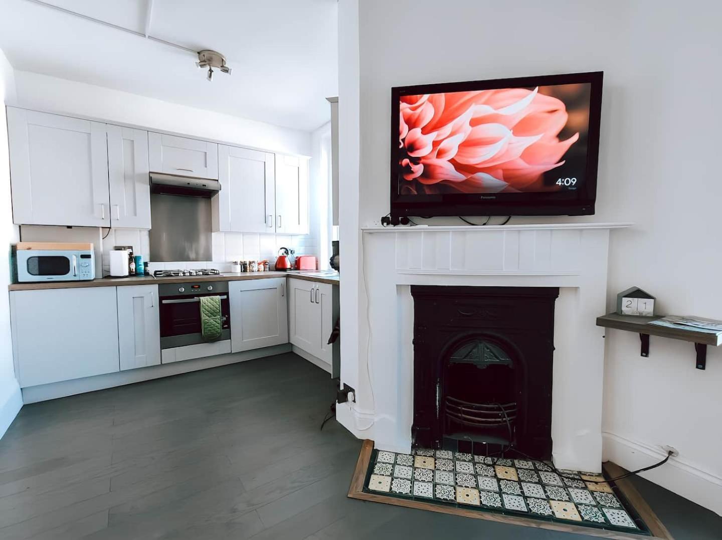The Twickenham Apartment Near Strawberry Hill ภายนอก รูปภาพ